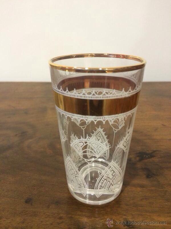 Botellas antiguas: BONITA LICORERA CON VASOS - Foto 3