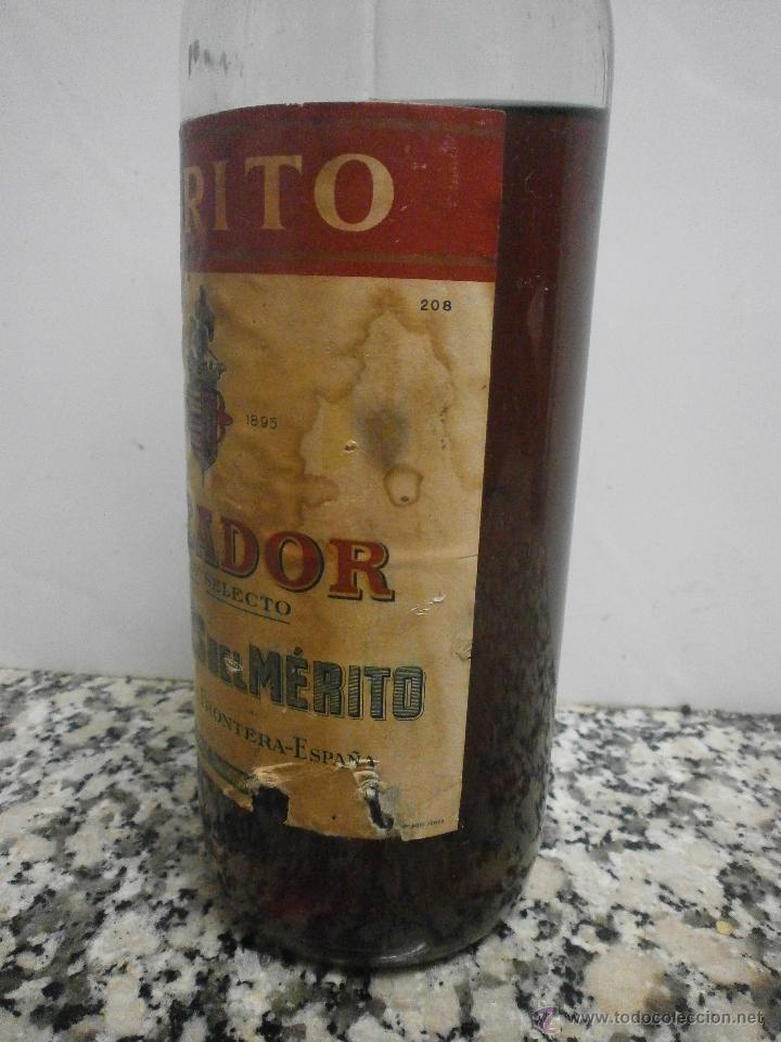 Botellas antiguas: BOTELLA BRANDY CREADOR BODEGAS MARQUE DEL MERITO - Foto 3