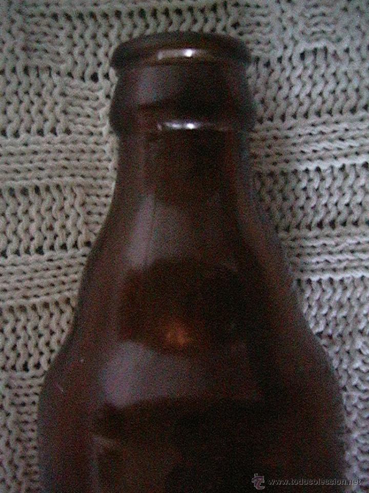 Botellas antiguas: botella botell&iacute;n cerveza El Aguila - Foto 4