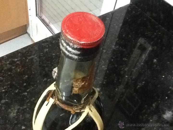 Botellas antiguas: Ron pujol sin abrir - Foto 3