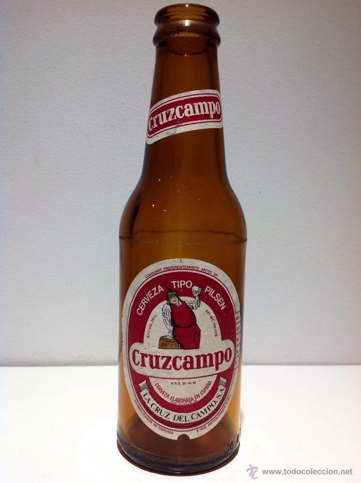 Botellas antiguas: ANTIGUA BOTELLA DE UN QUINTO 1/5 DE CERVEZA CRUZCAMPO,ETIQUETA DE PAPEL FECHA DE CADUCIDAD 1991