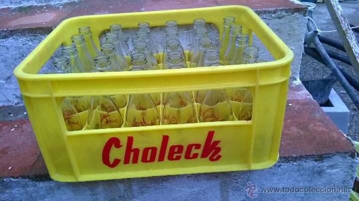 Botellas antiguas: caja antigua completa de botellas  choleck - Foto 1
