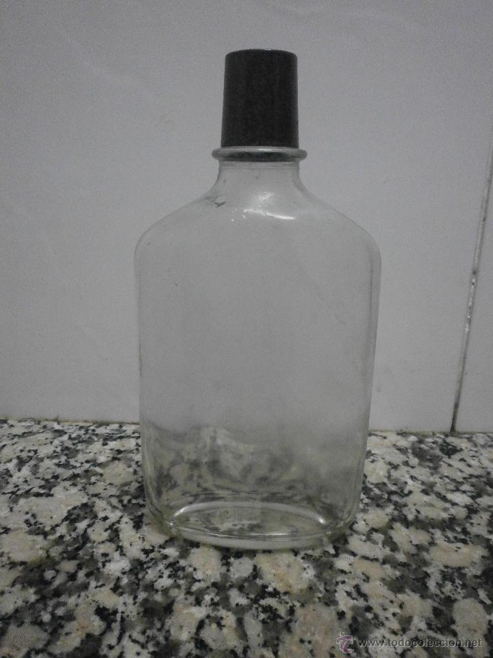 Botellas antiguas: ANTIGUA BOTELLA FLOID LETRAS EN RELIEVE EN LA BASE - Foto 1
