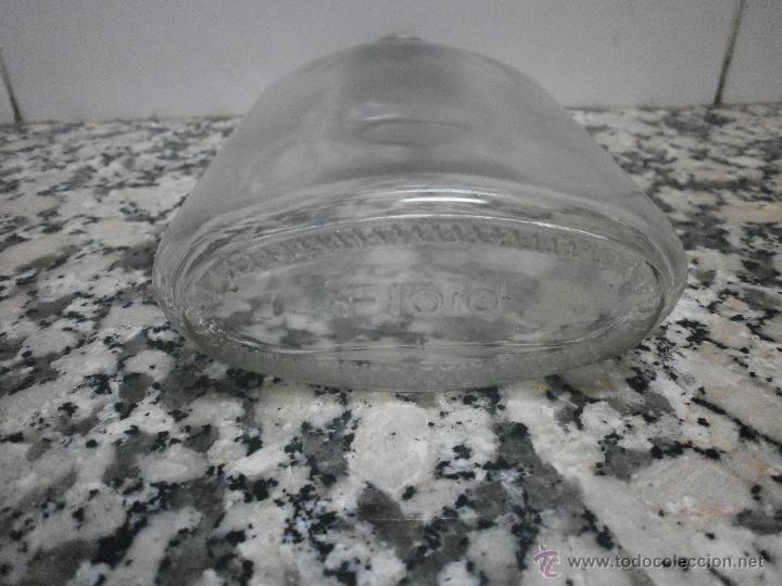 Botellas antiguas: ANTIGUA BOTELLA FLOID LETRAS EN RELIEVE EN LA BASE - Foto 2