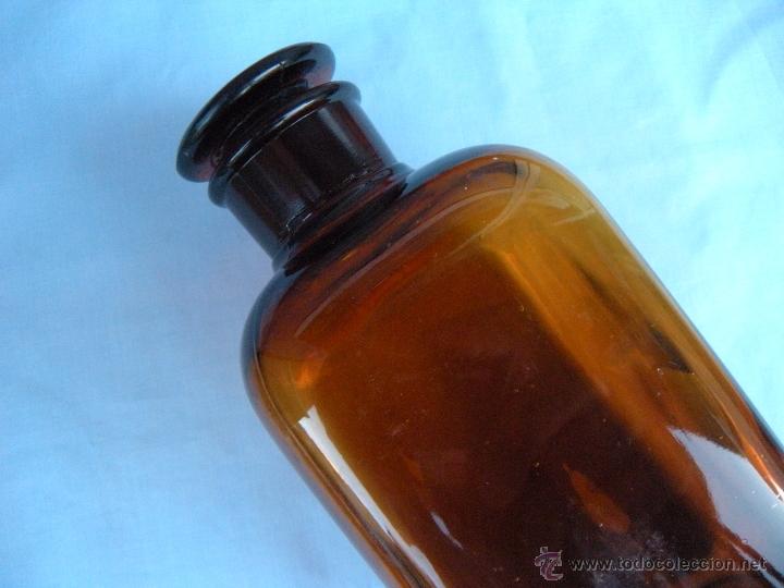 Botellas antiguas: ANTIGUA BOTELLA DE LABORATORIO CUADRADA. - Foto 1