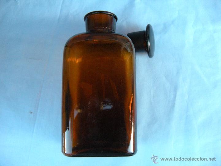 Botellas antiguas: ANTIGUA BOTELLA DE LABORATORIO CUADRADA. - Foto 3