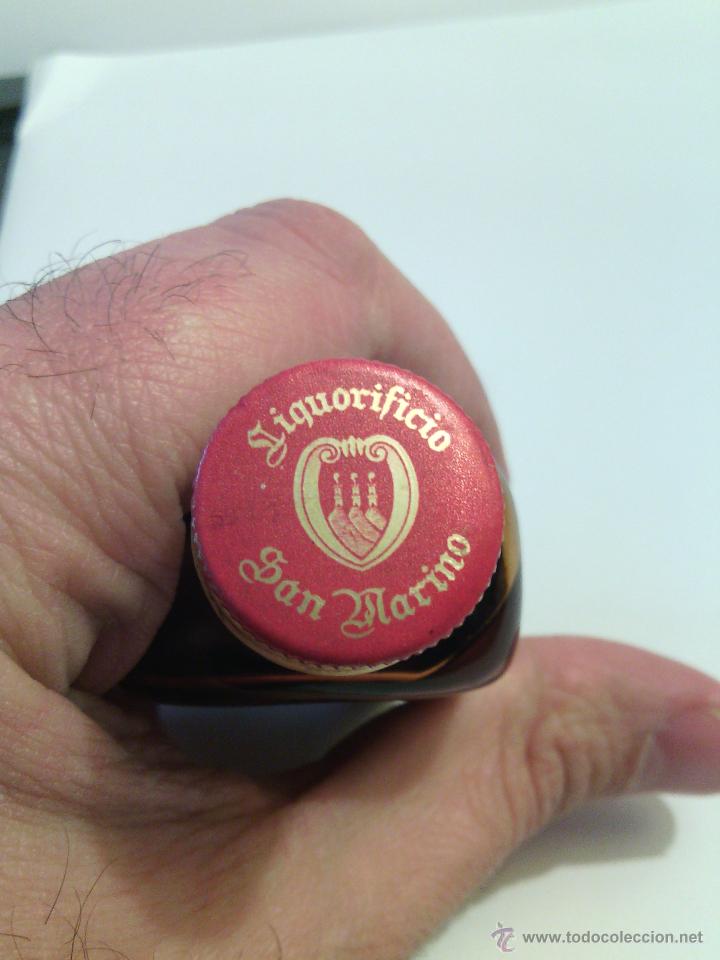 Botellas antiguas: Miniatura de licor Tilus. - Foto 2