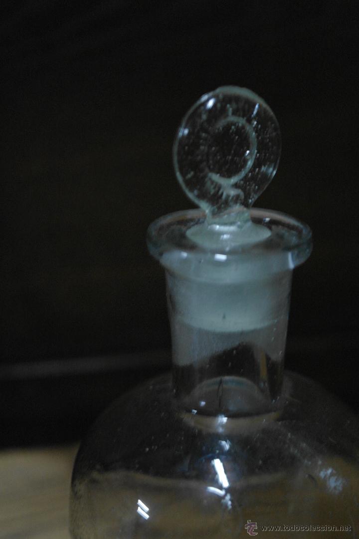Botellas antiguas: botella de cristal de farmacia - Foto 2