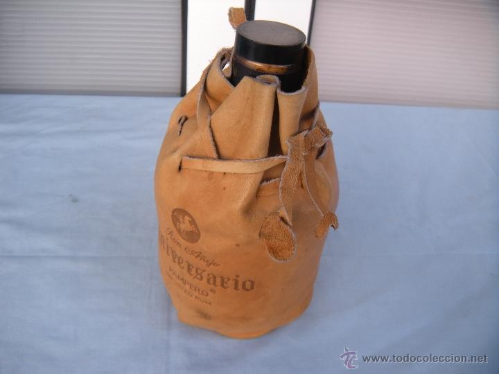 Botellas antiguas: BOTELLA DE RON PAMPERO ANIVERSARIO - Foto 2
