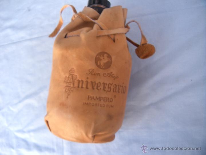 Botellas antiguas: BOTELLA DE RON PAMPERO ANIVERSARIO - Foto 3