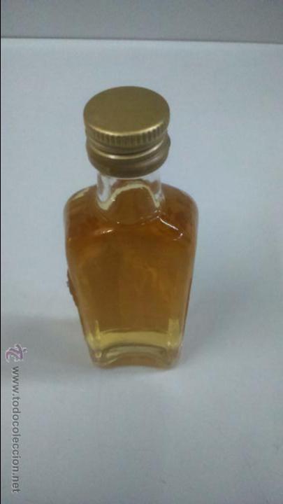 Botellas antiguas: BOTELLA PEQUE&Ntilde;A. WHISKY DOBLE V - Foto 2