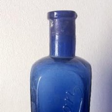 Botellas antiguas: ANTIGUA BOTELLA FARMACIA COLOR AZUL . EUPHORON. Lote 47901810