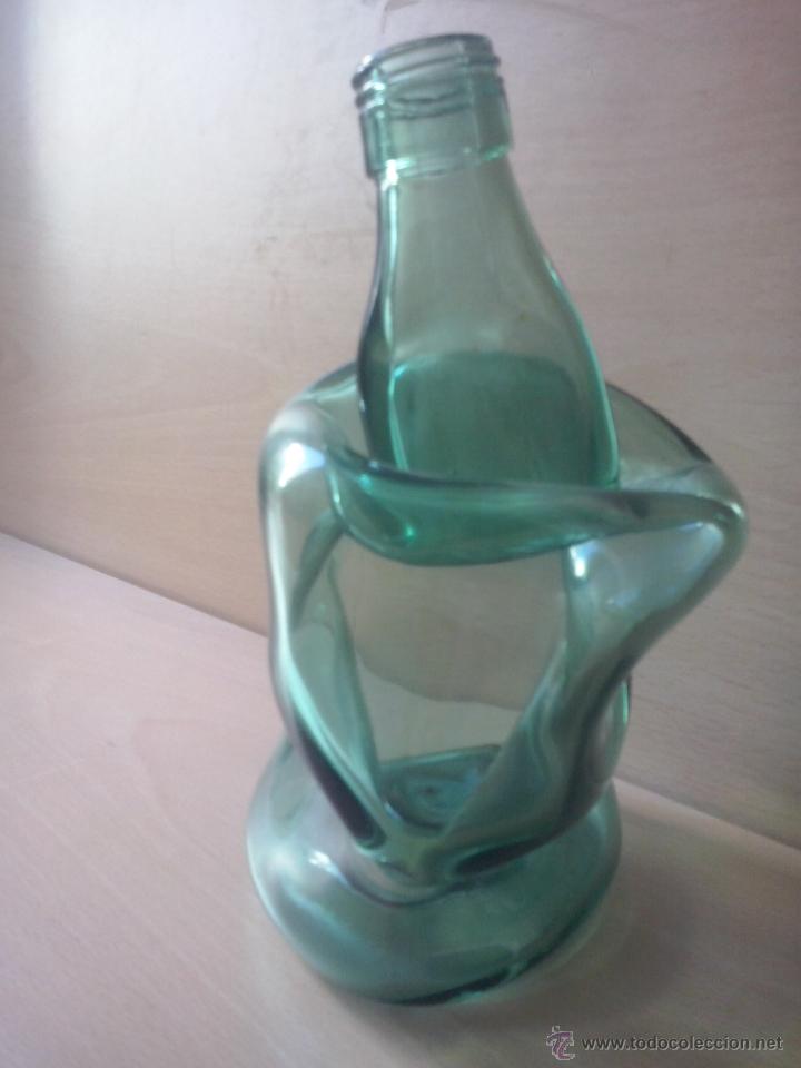 Botellas antiguas: muy original botella deformada - Foto 1