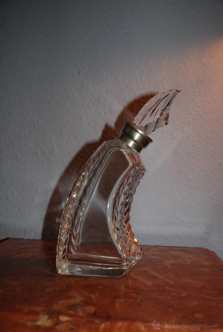 Botellas antiguas: ORIGINAL BOTELLA LICORERA DE CRISTAL CON CUELLO DE PLATA - Foto 2