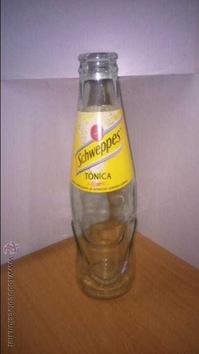 Botellas antiguas: GIGANTESCA BOTELLA SCHWEPPES TONICA - Foto 1