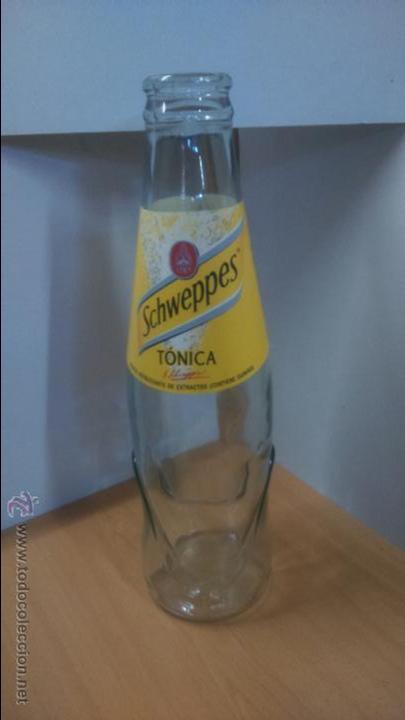 Botellas antiguas: GIGANTESCA BOTELLA SCHWEPPES TONICA - Foto 2