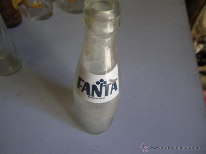Botellas antiguas: BOTELLA DE FANTA ,, VER - Foto 1