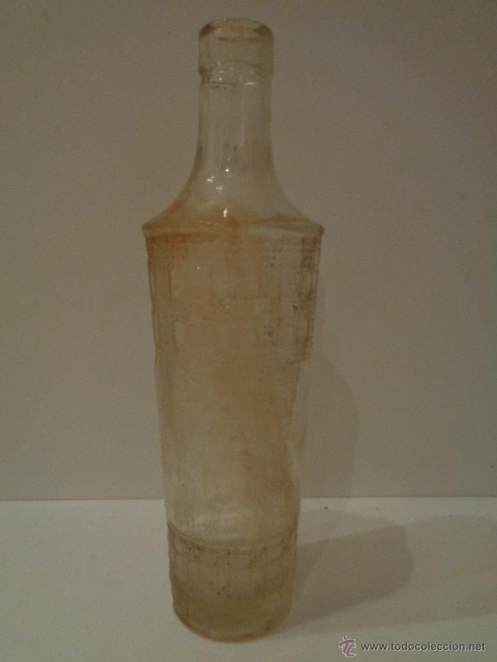 Botellas antiguas: Botella Anis las cadenas - Foto 1