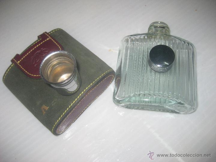 Botellas antiguas: Petaca de vidrio. - Foto 3