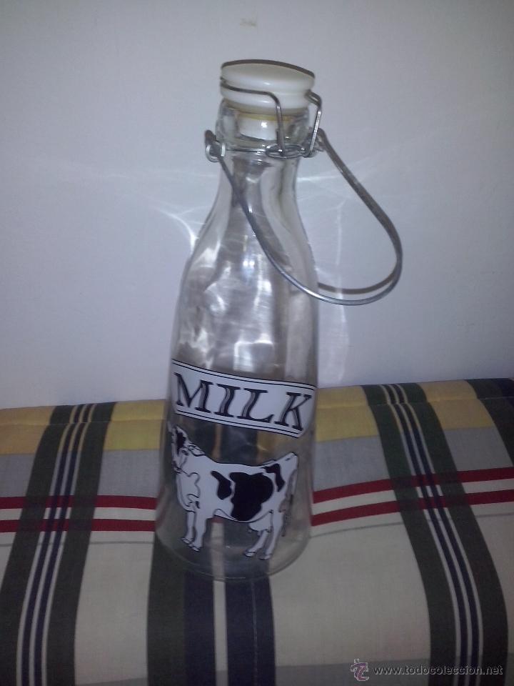 Botellas antiguas: botella para leche con asa - Foto 1