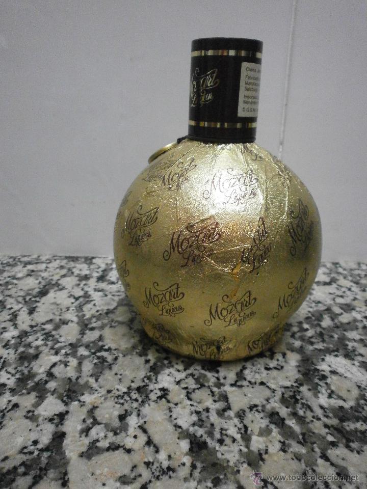 Botellas antiguas: BOTELLA MOZART LIQUEUR VACIA - Foto 2
