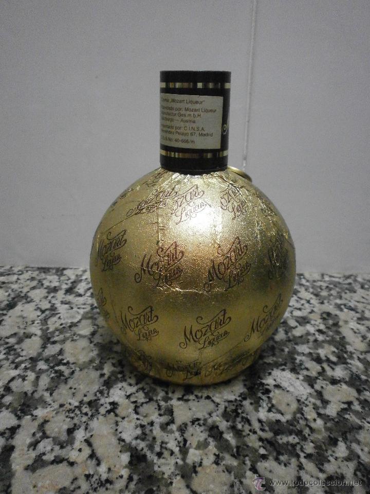 Botellas antiguas: BOTELLA MOZART LIQUEUR VACIA - Foto 3