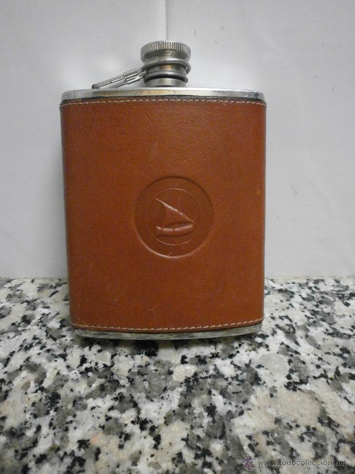 Botellas antiguas: PETACA CON FUNDA - Foto 1