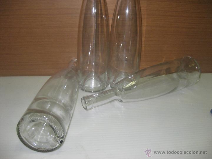Botellas antiguas: 4 TRANSPARENTES 3/4L CUELLO LARGO - Foto 2