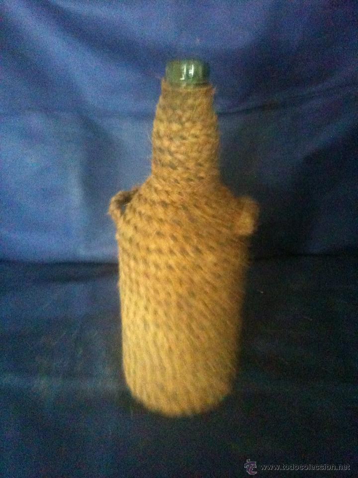 Botellas antiguas: BOTELLA FORRADA - Foto 1