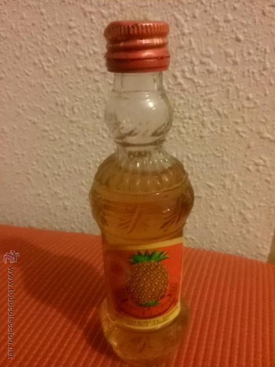 Botellas antiguas: Mini botella creme d` ananas mallorca - Foto 1
