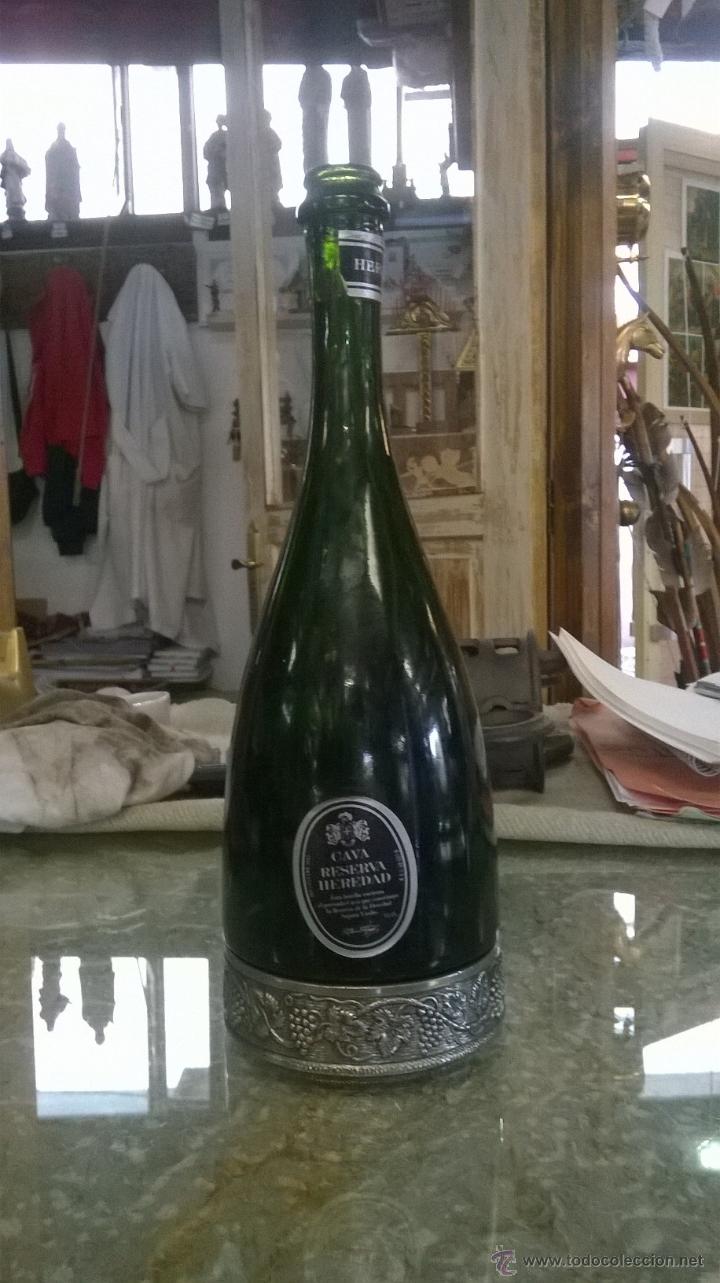 Botellas antiguas: Botella de cava Seguro Viuda. Vacia. - Foto 3