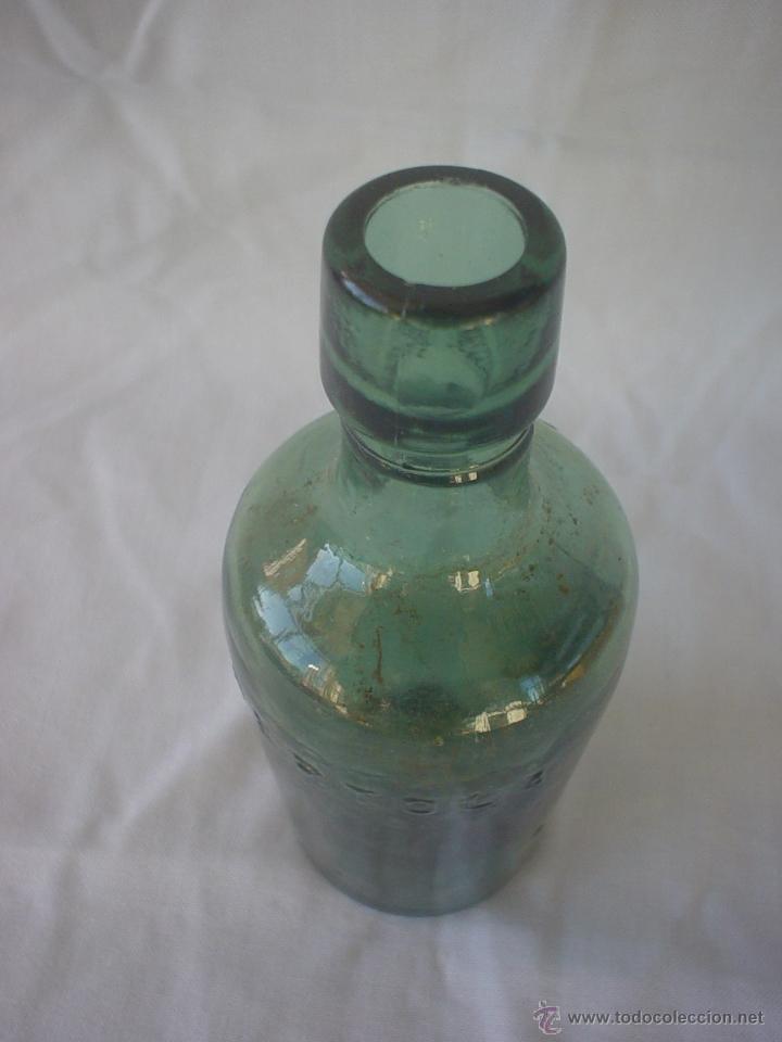 Botellas antiguas: BOTELLIN BERTOLA - Foto 5