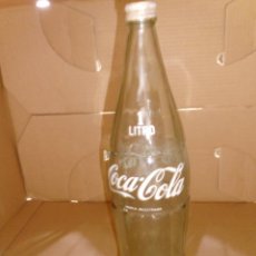 Botellas antiguas: ANTIGUA BOTELLA DE COCACOLA SERIGRAFIADA Y CON TAPON ORIGINAL DE 1 LITRO. Lote 51819294