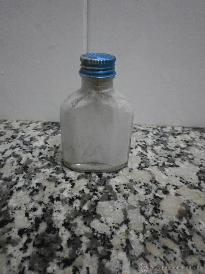 Botellas antiguas: BOTELLA LAS BANDERAS VACIA - Foto 1