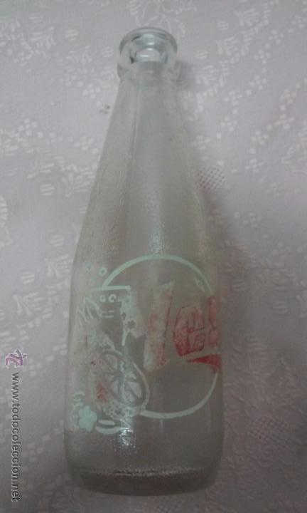 Botellas antiguas: BOTELL&Iacute;N YES REFRESCO - Foto 1