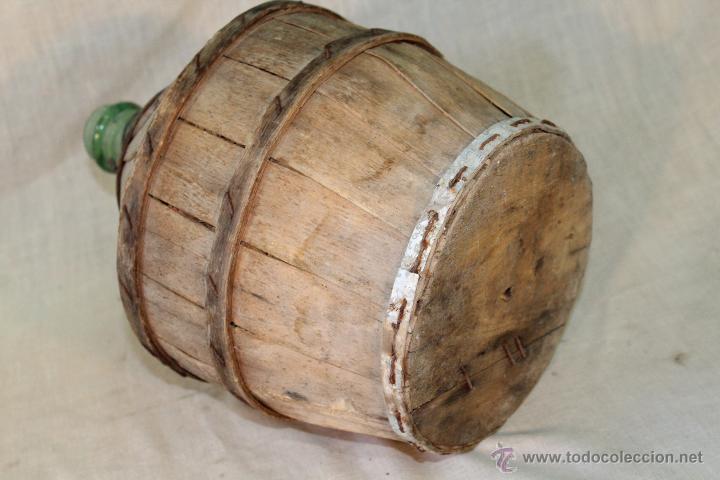 Botellas antiguas: BOTELLA DE CRISTAL VERDE FORRADA DE MADERA - Foto 5