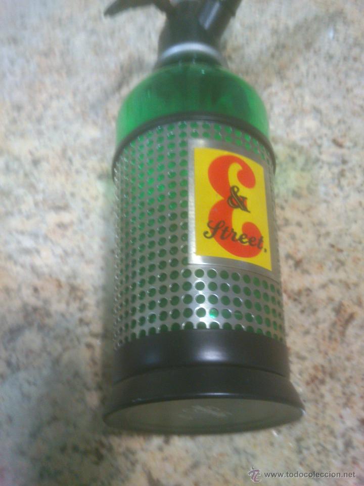 Botellas antiguas: SIFON WHISKY JB DE CARGA DE GAS - Foto 2
