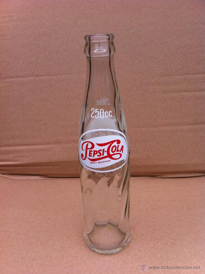 Botellas antiguas: BOTELLA PEQUE&Ntilde;A PEPSI-COLA (250cc) - Foto 1