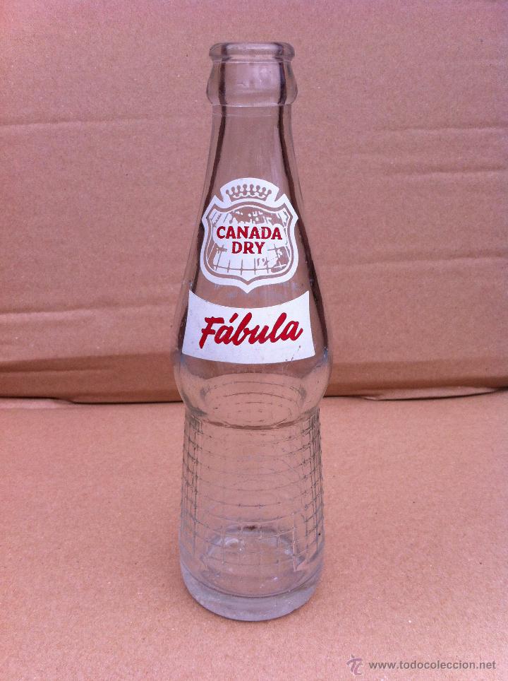 Botellas antiguas: BOTELLA PEQUE&Ntilde;A CANADA DRY F&Aacute;BULA. - Foto 1
