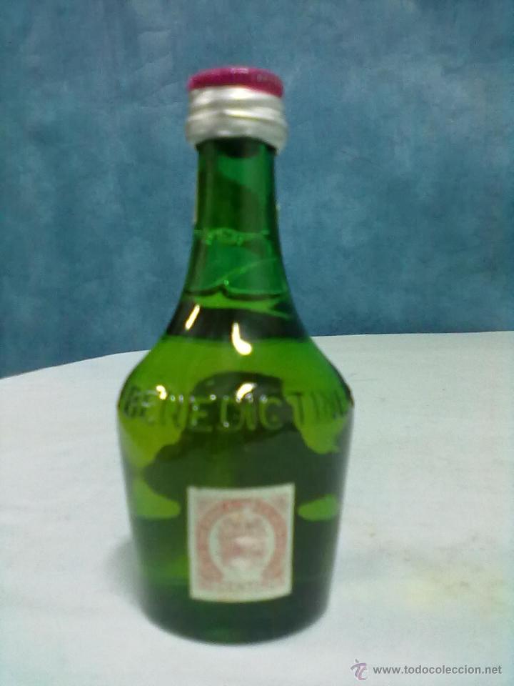 Botellas antiguas: BENEDICTINE BOTELLIN - Foto 2