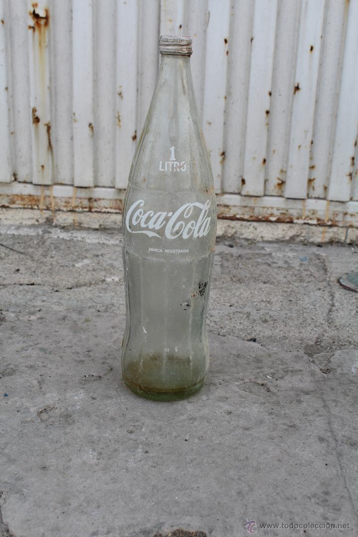 Botellas antiguas: BOTELLA DE COCACOLA  1L. - Foto 1