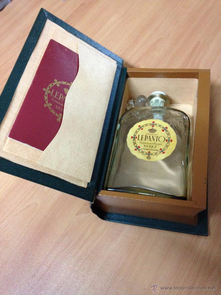 Botellas antiguas: Botella Caja libro lepanto Xerez - Foto 2