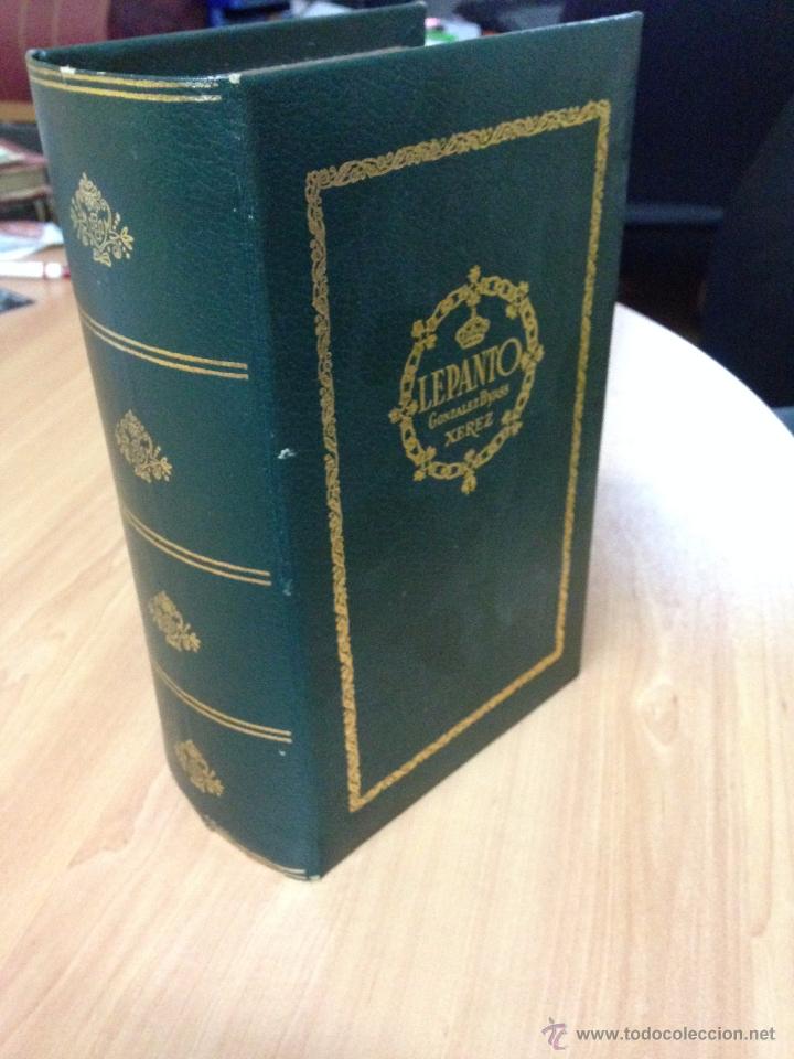 Botellas antiguas: Botella Caja libro lepanto Xerez - Foto 4