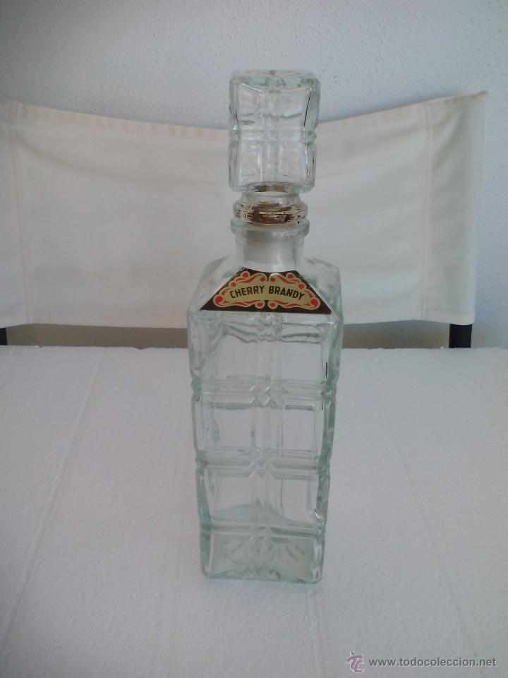 Botellas antiguas: Botella de cristal, Cherry Brandy. Decantador - Foto 2