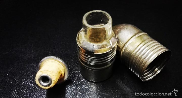 Botellas antiguas: Peque&ntilde;a botella escondida en forma de capsula. - Foto 2