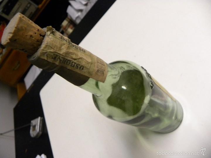 Botellas antiguas: ANTIGUA BOTELLA  BRANDY VETERANO - Foto 1