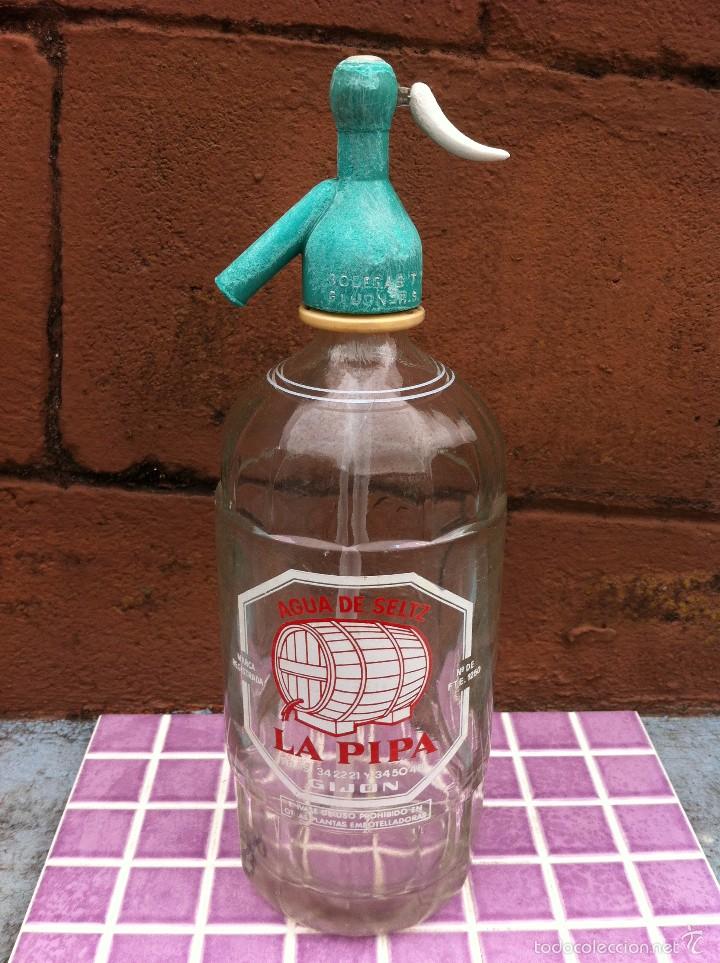 Botellas antiguas: SIF&Oacute;N LA PIPA. GIJ&Oacute;N. - Foto 1
