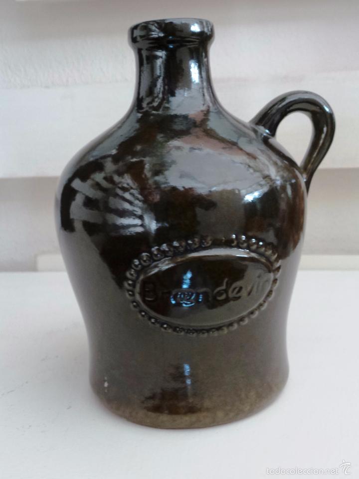 Botellas antiguas: BOTELLA BRANDEVIR VIDRIADA TIPO GARRAFA CON ASA - Foto 1