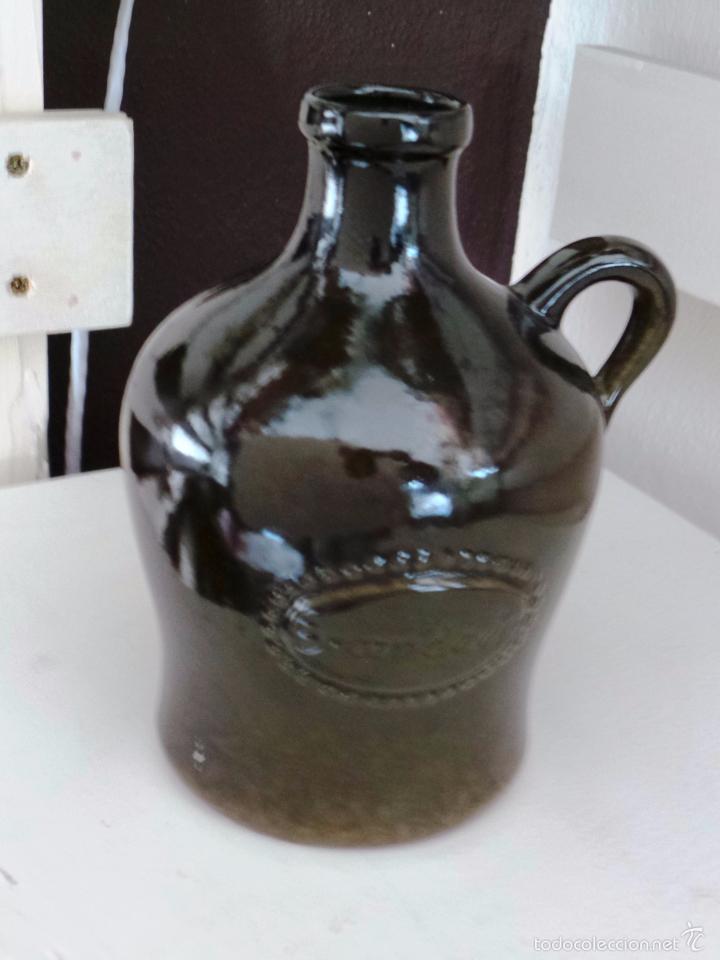 Botellas antiguas: BOTELLA BRANDEVIR VIDRIADA TIPO GARRAFA CON ASA - Foto 3