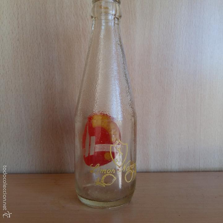Botellas antiguas: BOTELLA SERIGRAFIADA REFRESCOS TURANO - Foto 2